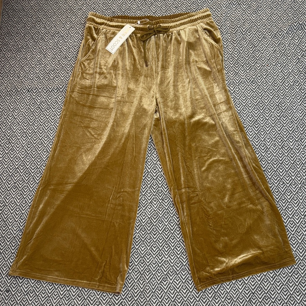 NWT Piper & Scoot Velvet Wide Leg Pants